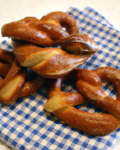 How to Make Copycat Auntie Anne’s Irresistible Cinnamon Pretzels