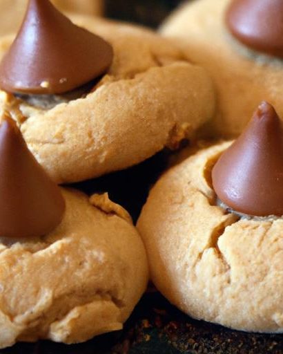 Peanut Butter Blossoms: Timeless Cookies with a Sweet Twist
